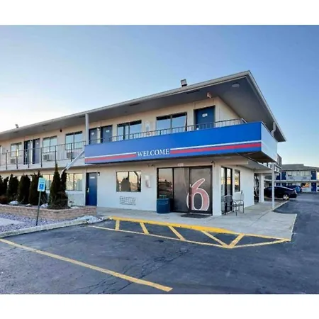 Motel 6-Janesville, Wi